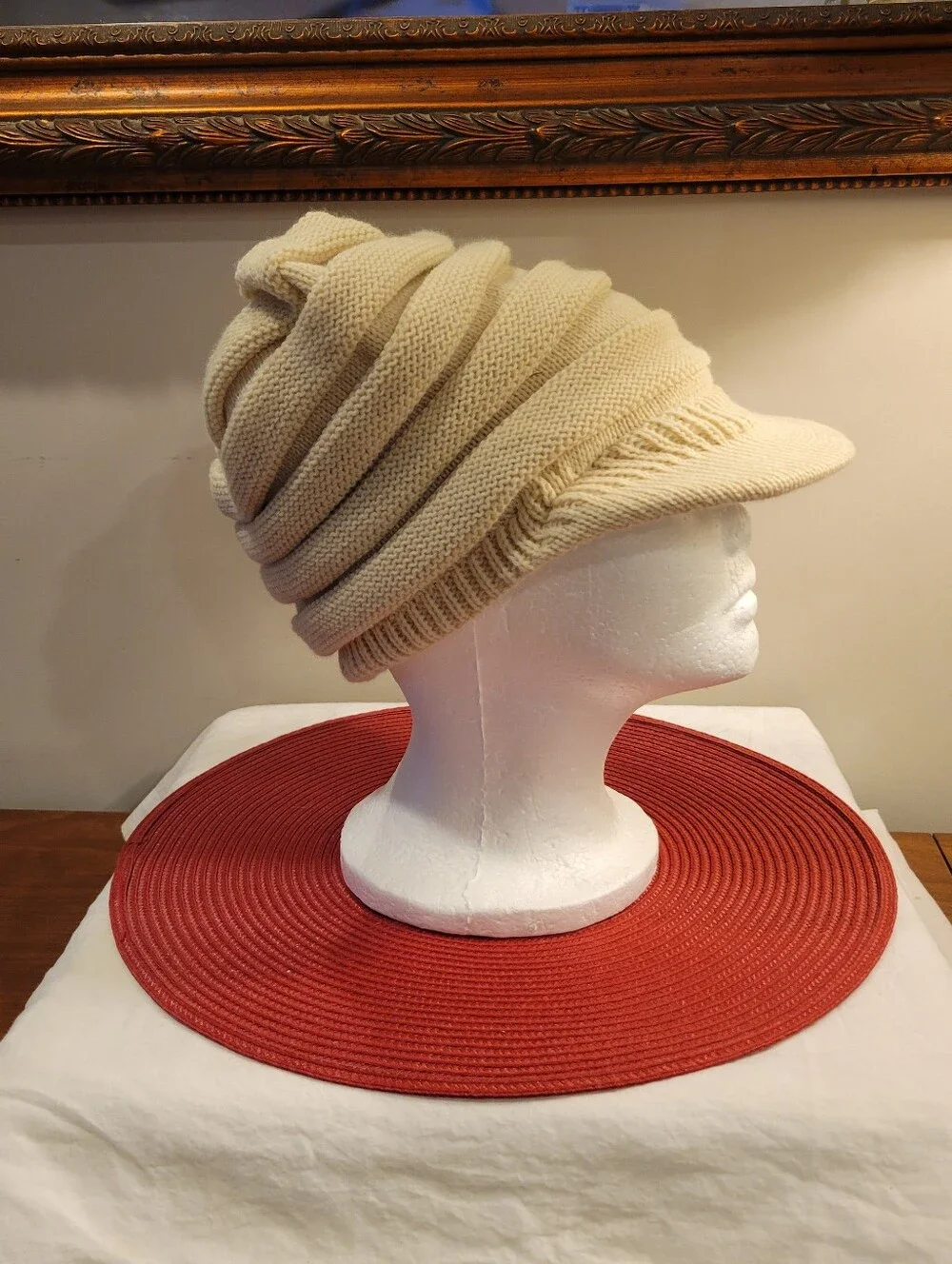 🎨EUC~Cream Knit Visor Beanie with Floral Accent